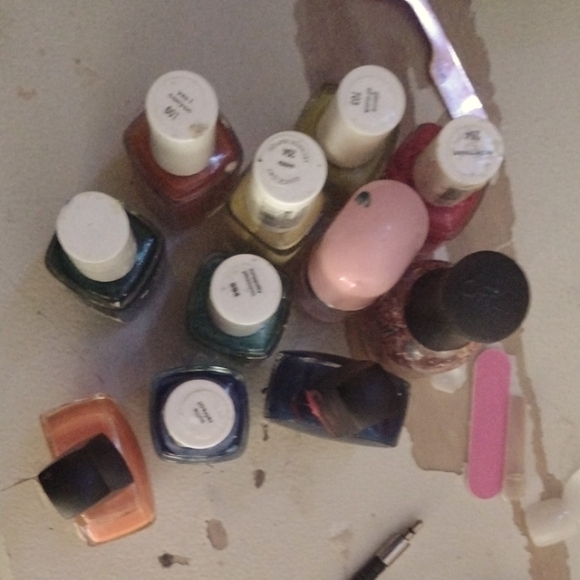 Assorted Nail Polish Set - Picture 1 of 1